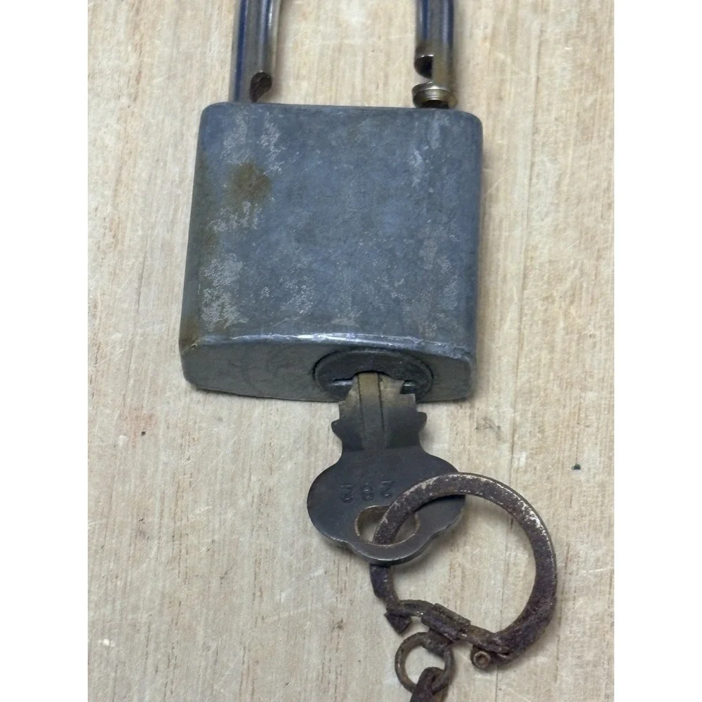Vintage USA Chicago Lock Co. Steel Padlock With 1 Original Working Key